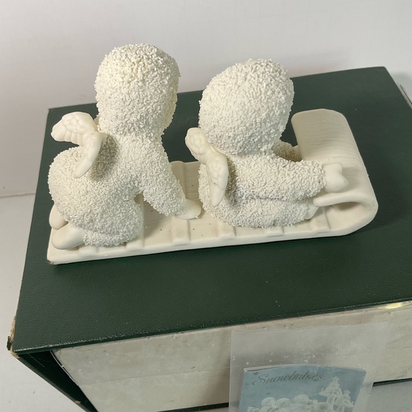 Department 56 Snowbabies sledding, Down the Hill We Go - Picture 12 of 16